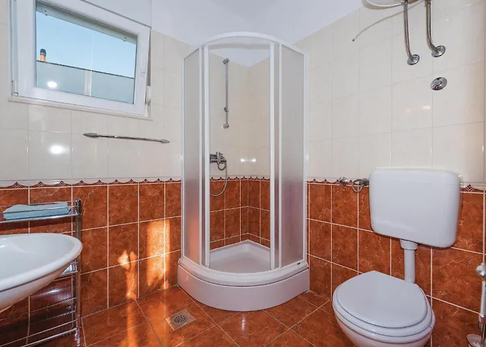 Two-bedroom In アパート